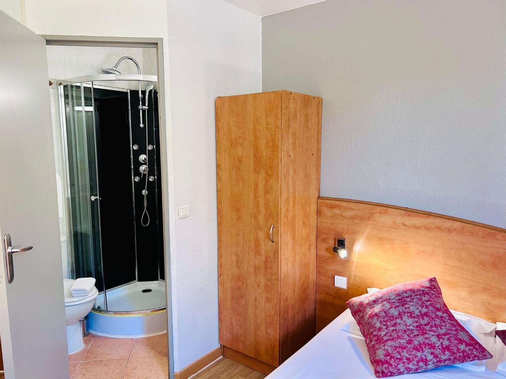 The Originals City, Hotel Nimes Costieres, Ex Inter Hotel Buitenkant foto